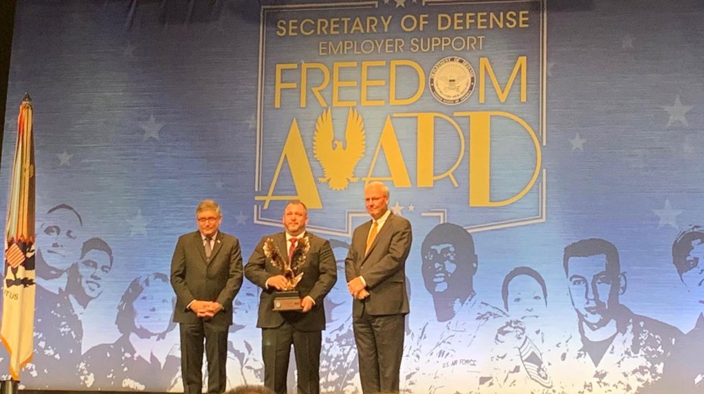 2-REMAX-Broker-Owner-Levi-Rodgers-Recognized-by-Pentagon-with-Freedom-Award