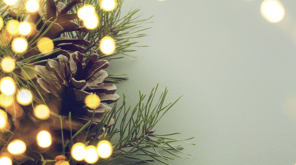 2Merry-Christmas-and-Happy-New-Year-From-REAL-Trends