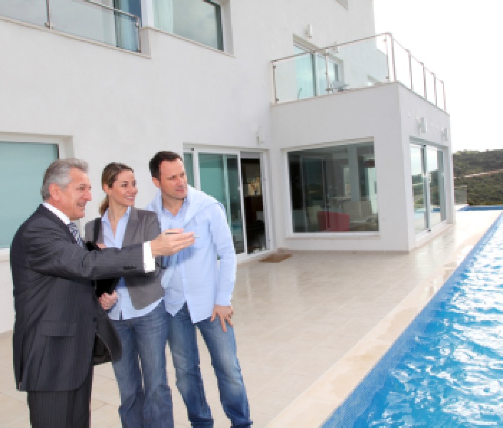 luxury real estate market