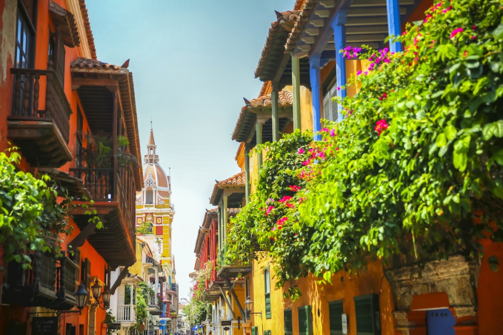 Exp Realty global expansion into columbia