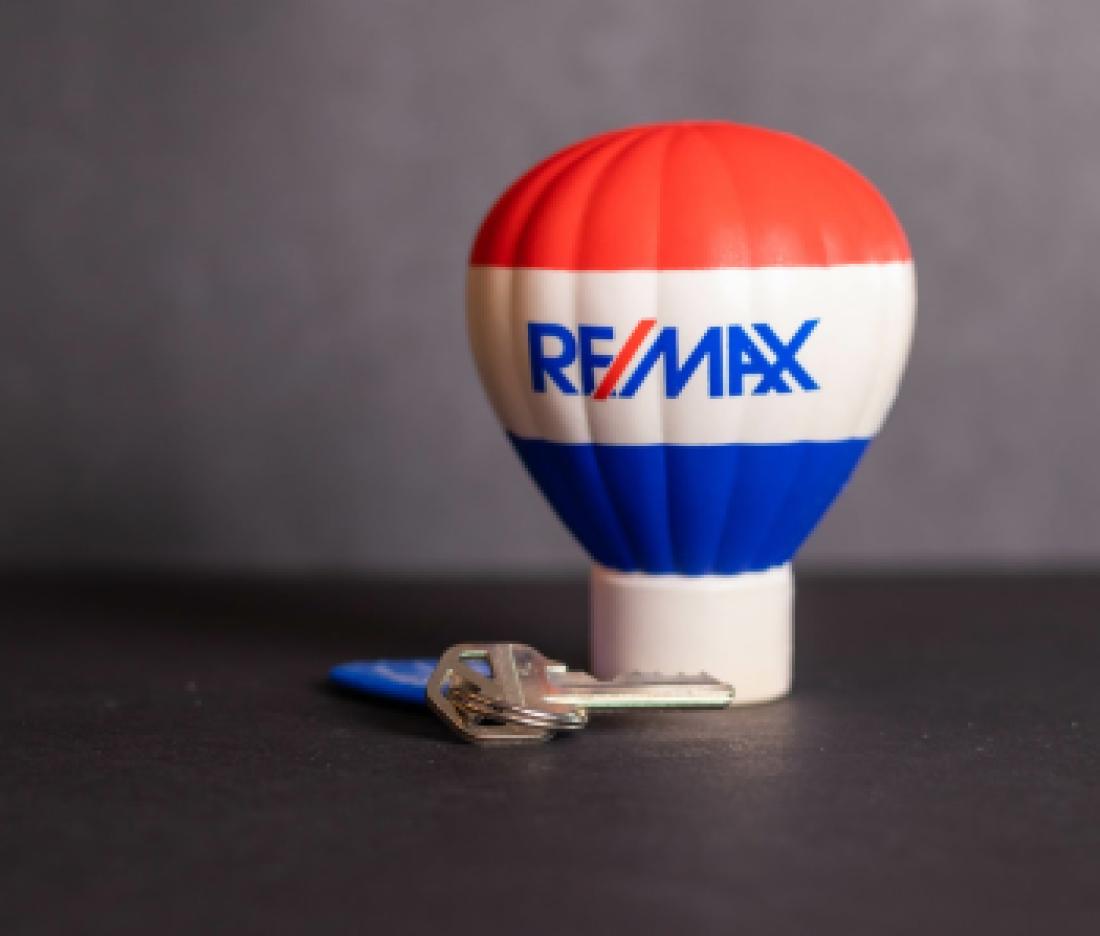 RE/MAX balloon
